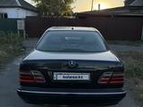 Mercedes-Benz E 240 1999 года за 2 500 000 тг. в Тараз – фото 3
