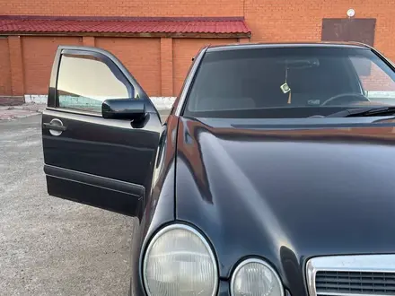 Mercedes-Benz E 200 1997 года за 3 400 000 тг. в Павлодар – фото 34