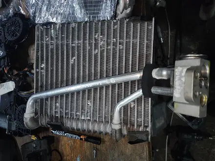 Испаритель кондиционера радиатор осушитель Passat B6 VAG есть разные за 15 000 тг. в Алматы – фото 15