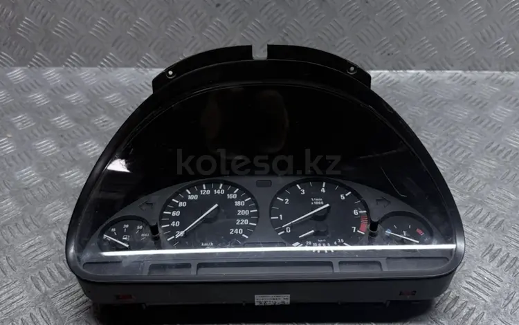 Спидометр на BMW E39 1998 года за 2 990 тг. в Шымкент