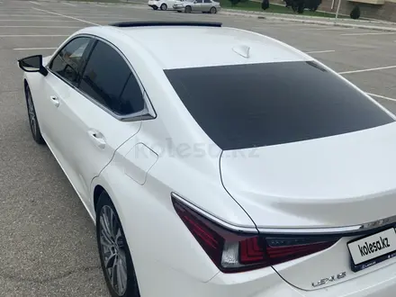 Lexus ES 250 2019 года за 22 000 000 тг. в Актау – фото 3