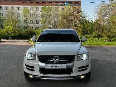 Volkswagen Touareg 2008 годаүшін8 700 000 тг. в Алматы