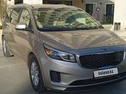 Kia Carnival 2015 года за 10 990 000 тг. в Атырау – фото 3