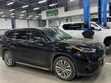 Toyota Highlander 2022 годаүшін26 000 000 тг. в Уральск – фото 3