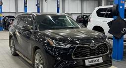 Toyota Highlander 2022 года за 28 500 000 тг. в Уральск