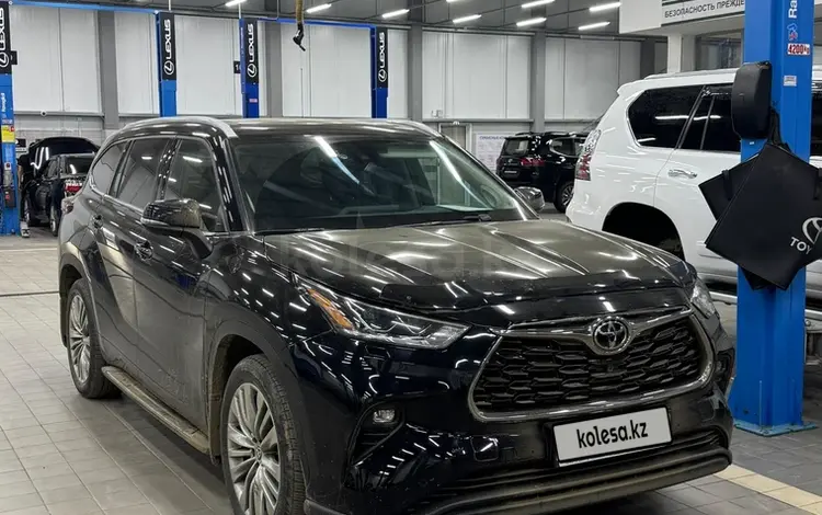 Toyota Highlander 2022 годаүшін26 000 000 тг. в Уральск