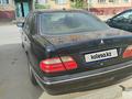 Mercedes-Benz E 320 1999 года за 5 000 000 тг. в Актау – фото 2