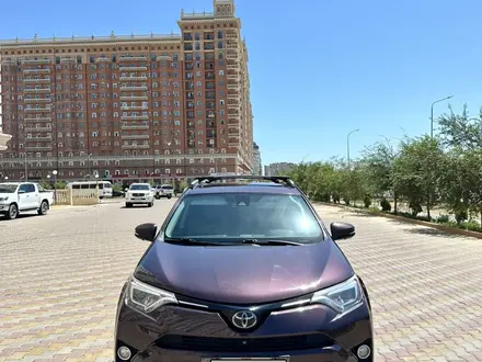 Toyota RAV4 2016 года за 8 900 000 тг. в Актау – фото 3