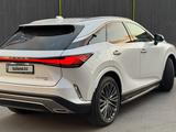 Lexus RX 350 2023 годаүшін34 500 000 тг. в Алматы – фото 4
