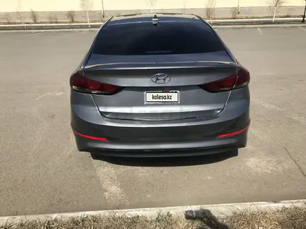 Hyundai Elantra 2017 года за 5 000 000 тг. в Уральск – фото 5