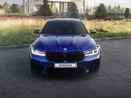 BMW M5 2019 года за 43 000 000 тг. в Алматы – фото 2