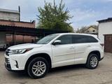 Toyota Highlander 2013 года за 9 100 000 тг. в Актобе – фото 2