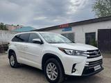 Toyota Highlander 2013 года за 9 100 000 тг. в Актобе – фото 3