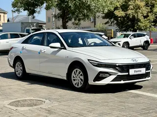 Hyundai Elantra Start