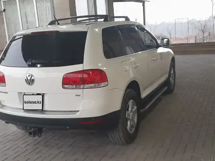 Volkswagen Touareg 2006 года за 6 200 000 тг. в Алматы – фото 4