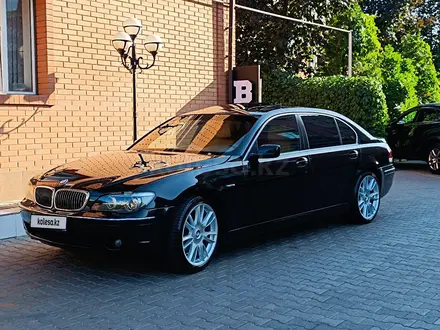 BMW 750 2006 года за 5 950 000 тг. в Алматы – фото 4