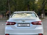 Toyota Camry 2018 годаfor14 000 000 тг. в Алматы – фото 4