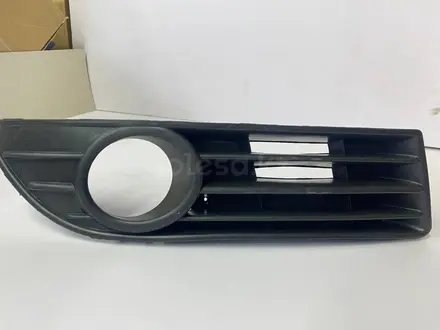 Решетка в бампер VW Polo 01-09 RH за 6 000 тг. в Астана