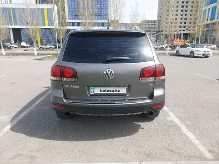 Volkswagen Touareg 2007 года за 6 500 000 тг. в Астана – фото 10