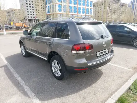 Volkswagen Touareg 2007 года за 6 500 000 тг. в Астана – фото 11