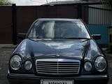 Mercedes-Benz E 320 1996 года за 3 300 000 тг. в Алматы