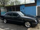 Mercedes-Benz E 320 1996 года за 3 300 000 тг. в Алматы – фото 2