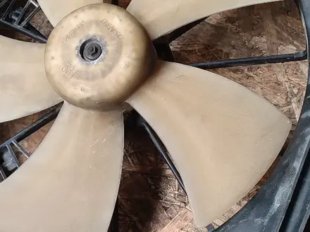 Вентилятор охлаждения радиатора Toyota 1UZ за 40 000 тг. в Алматы – фото 4