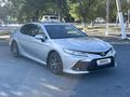 Toyota Camry 2021 года за 16 161 616 тг. в Кызылорда – фото 2