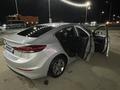 Hyundai Elantra 2018 годаfor8 000 000 тг. в Актобе – фото 4