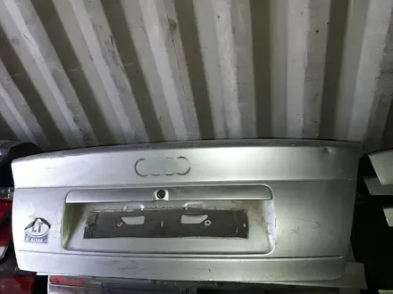 Крышка багажника за 15 000 тг. в Караганда