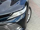 Toyota Camry 2018 года за 17 000 000 тг. в Семей – фото 5
