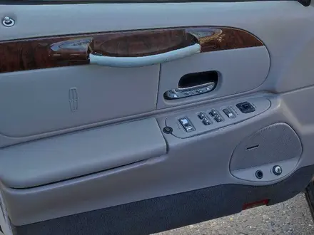 Lincoln Town Car 1998 года за 1 000 000 тг. в Усть-Каменогорск