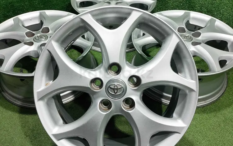 Оригинальные литые диски Toyota Estima R17 7 J 5/114, 3 ET 50 за 150 000 тг. в Алматы