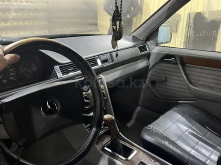 Mercedes-Benz E 200 1990 года за 1 450 000 тг. в Караганда – фото 10