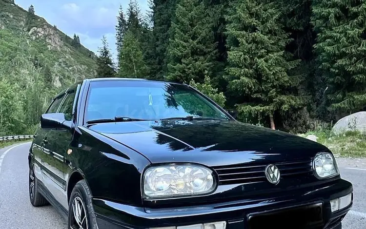 Volkswagen Golf 1997 года за 2 800 000 тг. в Алматы