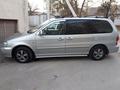 Kia Carnival 2005 годаүшін3 500 000 тг. в Шымкент