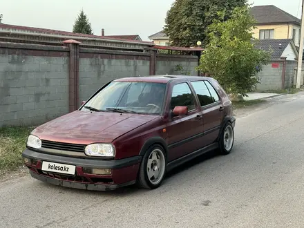 Volkswagen Golf 1994 года за 1 500 000 тг. в Алматы