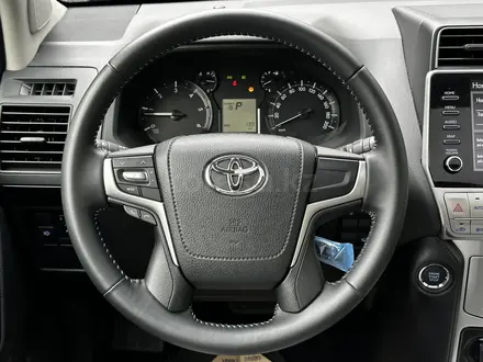 Toyota Land Cruiser Prado 2022 года за 35 000 000 тг. в Актобе – фото 15
