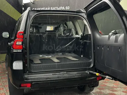 Toyota Land Cruiser Prado 2022 года за 35 000 000 тг. в Актобе – фото 23