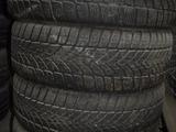 Комплект зимных шин 225/60R17 DUNLOP за 75 000 тг. в Шымкент