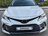 Toyota Camry 2023 года за 18 000 000 тг. в Шымкент – фото 3