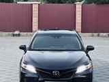 Toyota Camry 2021 года за 13 500 000 тг. в Шиели
