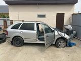 Skoda Fabia 2002 года за 450 000 тг. в Атырау – фото 2
