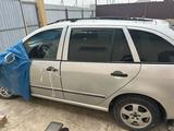 Skoda Fabia 2002 года за 450 000 тг. в Атырау – фото 5