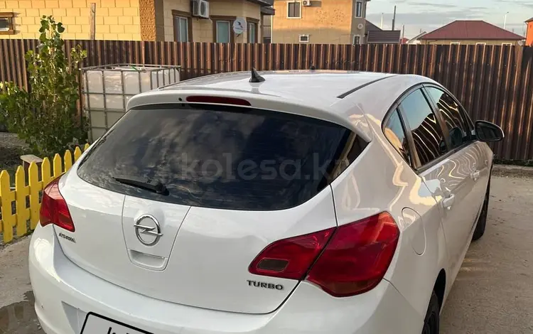 Opel Astra 2011 года за 3 100 000 тг. в Атырау