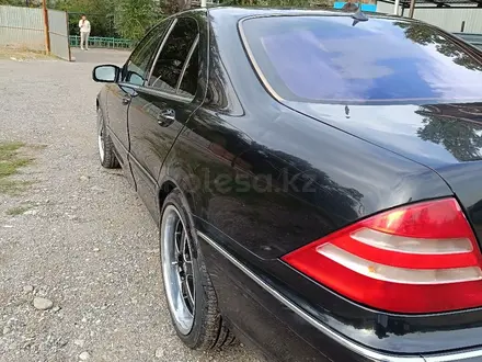 Mercedes-Benz S 320 2001 года за 4 350 000 тг. в Алматы – фото 5