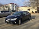Toyota Camry 2015 года за 6 500 000 тг. в Уральск – фото 2