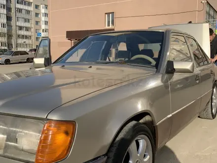 Mercedes-Benz E 230 1992 года за 1 200 000 тг. в Астана – фото 5