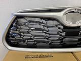 Решетка радиатора на Toyota Highlander за 130 000 тг. в Алматы – фото 2