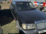 Mercedes-Benz E 230 1991 года за 700 000 тг. в Караганда – фото 2